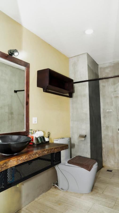 Monsoon Bassac Hotel Phnom Penh Exteriör bild