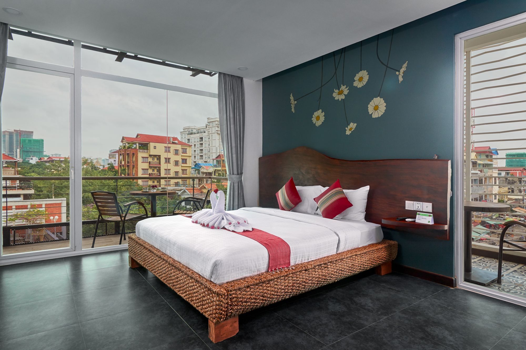 Monsoon Bassac Hotel Phnom Penh Exteriör bild